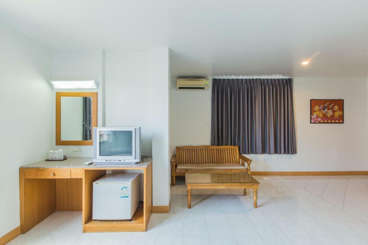 ชงโค เกสท์เฮาส์ Hotel Phuket ภายนอก รูปภาพ